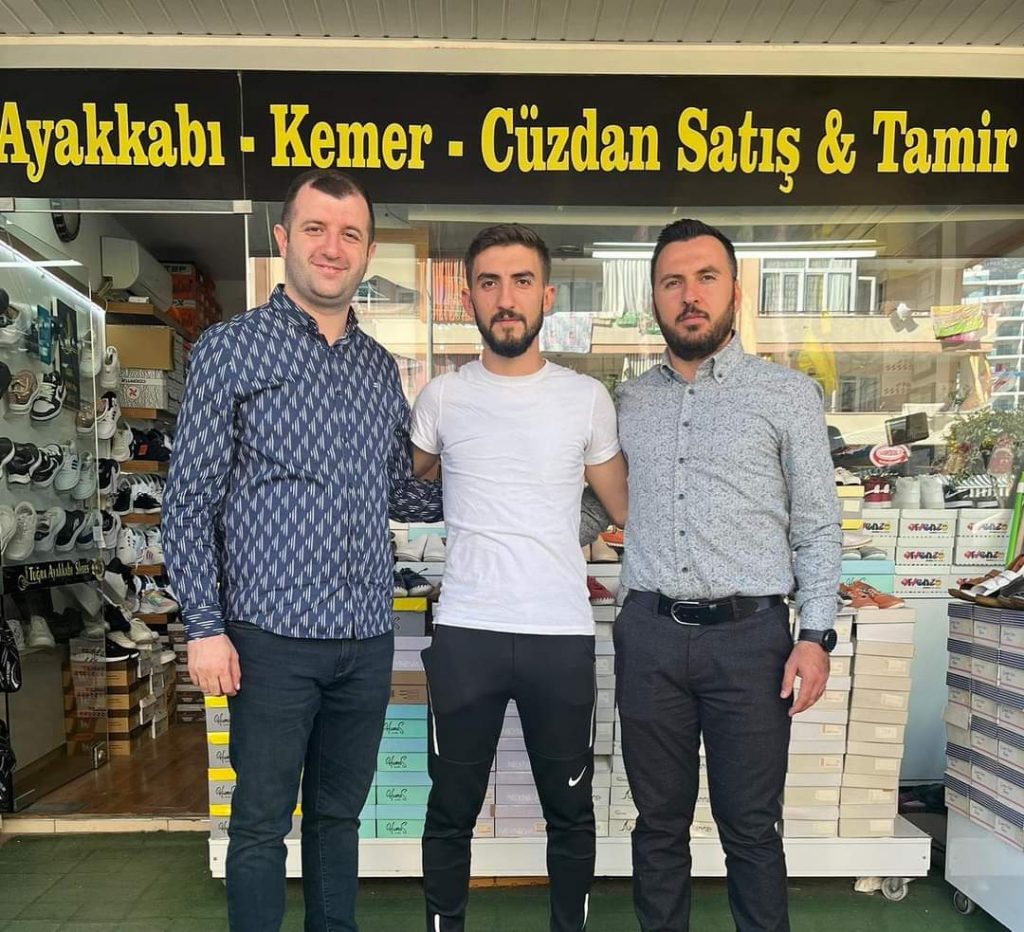 AKP GENÇLİK KOLLARI BAŞKANI VE EKİBİ ESNAF ZİYARETLERİNE DEVAM EDİYOR - Mega TV WhatsApp Image 2022 11 02 at 15.13.24 1 - Mega TV