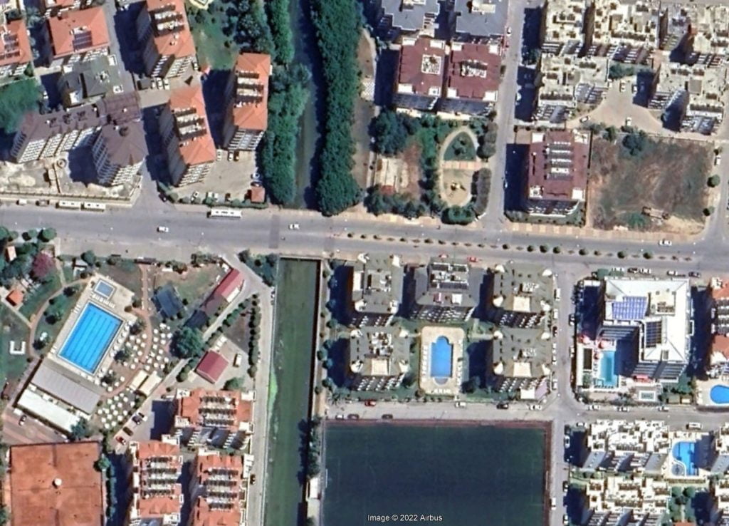 “PLAN TADİLATINI TEK AMACI YOL SORUNUNU ÇÖZMEKTİR YEŞİL ALANDA AZALMA YOKTUR 842 METREKARE YENİ PARK ALANI KAZANDIRILMIŞTIR” - Mega TV d - Mega TV