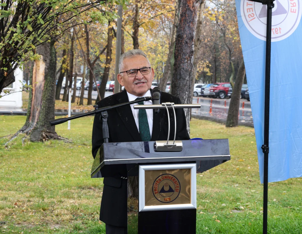 098A2513 a - Mega TV