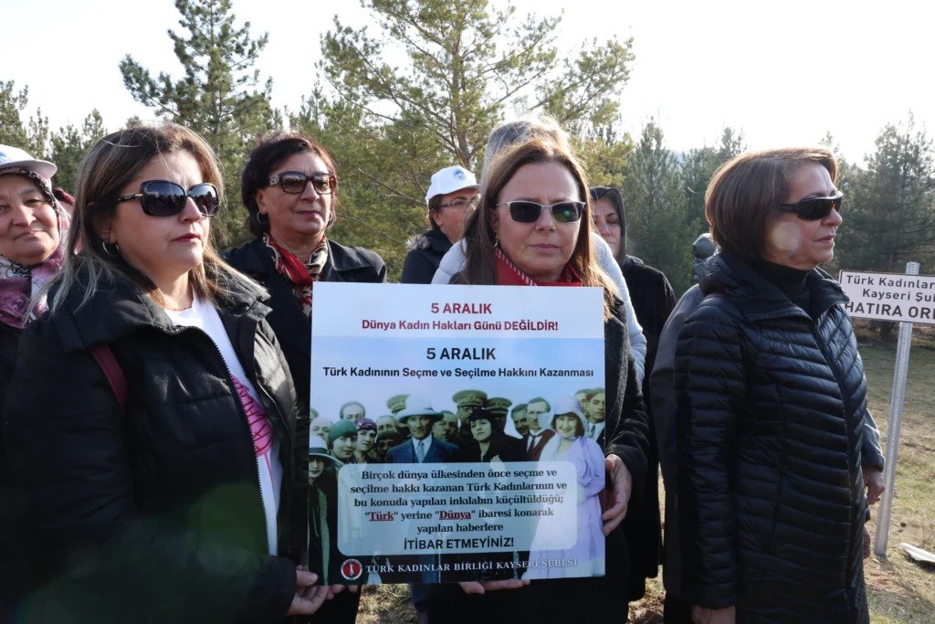BÜYÜKŞEHİR’DEN ANLAMLI GÜNDE HATIRA ORMANI - Mega TV 098A4530 i - Mega TV