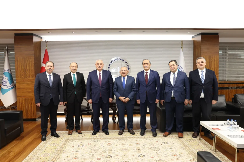 098A7868 w 1 - Mega TV