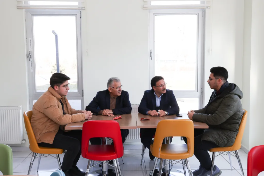 BAŞKAN BÜYÜKKILIÇ VE VALİ ÇİÇEK’TEN “İNSAN” ODAKLI PROJELERE ZİYARET - Mega TV 098A8103 5 - Mega TV
