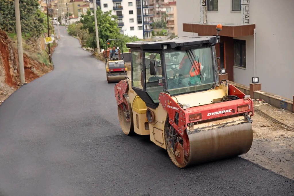 ESKİ ANTALYA CADDESİ SİL BAŞTAN YENİLENİYOR - Mega TV 10 3 - Mega TV