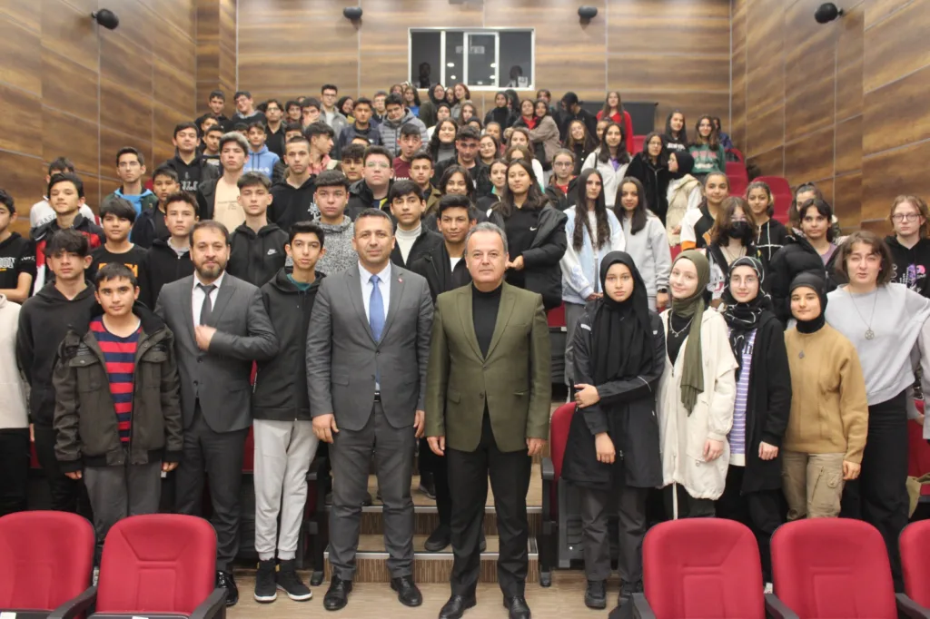 BÜYÜKŞEHİR’İN “DEĞER GENÇLİK” SEMİNERİNE KAYMAKAM KARACAN KONUK OLDU - Mega TV 6 6 - Mega TV