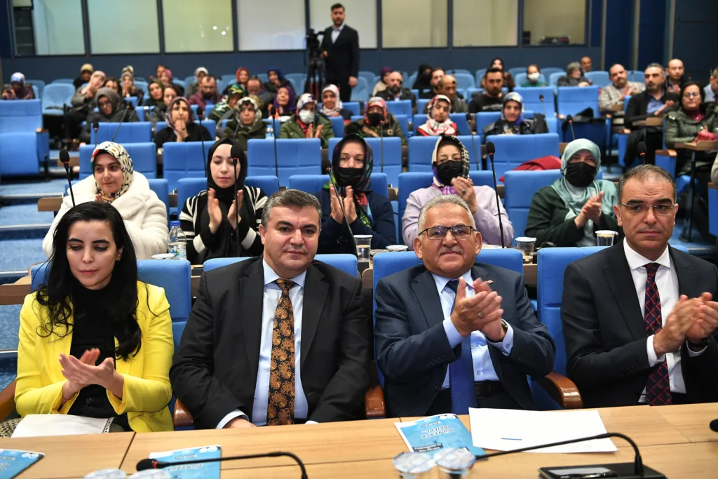BAŞKAN BÜYÜKKILIÇ, E-38’İN DÜNYAYA AÇILAN YENİ ARA YÜZÜNÜ TANITTI - Mega TV ABC 0909 t - Mega TV