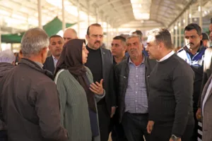 Alanya Belediye Baskani Adem Murat Yucel Sali Pazarini ziyaret etti 3 - Mega TV