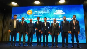 Erciyeste Hem Dunya Sampiyonasi Hem de Kis Festivali 2 - Mega TV