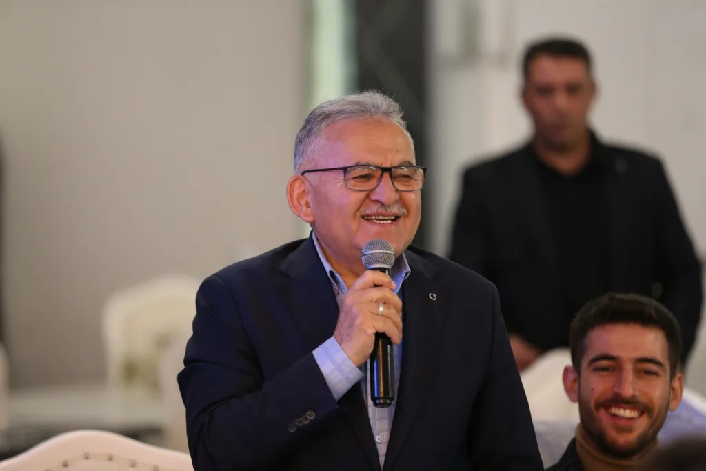 BAŞKAN BÜYÜKKILIÇ, KAYSERİ’DEKİ GAZİANTEPLİ ÖĞRENCİLERLE BULUŞTU - Mega TV FYK 7850 x - Mega TV