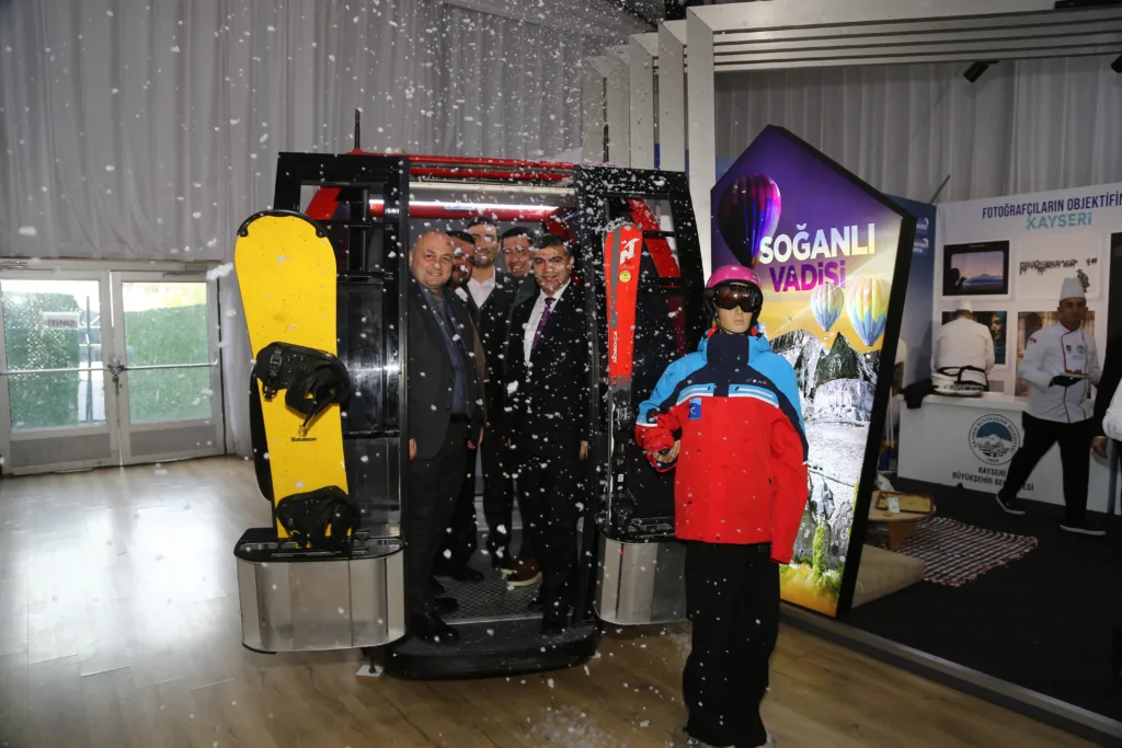 YENİ KAYSERİ TANITIM GÜNLERİ'NDE BÜYÜKŞEHİR STANTLARINA YOĞUN İLGİ - Mega TV MRK30125 9 - Mega TV