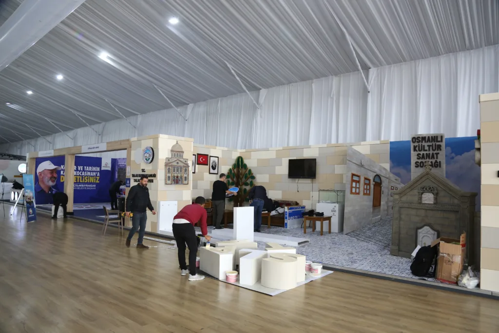 KAYSERİ BÜYÜKŞEHİR, YENİKAPI’DA YERİNİ ALDI - Mega TV MRK39918 j - Mega TV