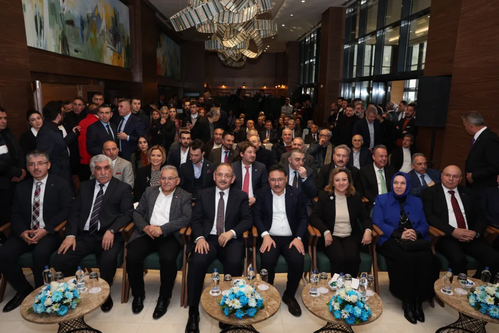 098A0679 u - Mega TV