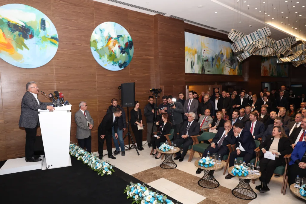 098A0692 f - Mega TV