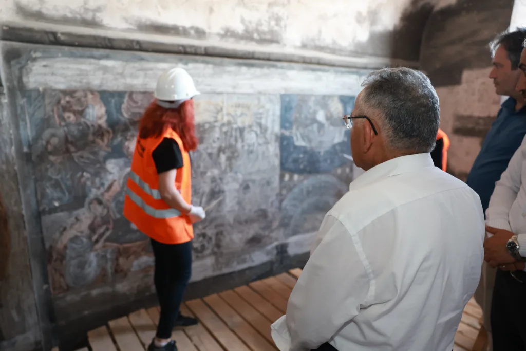 098A3528 f e - Mega TV