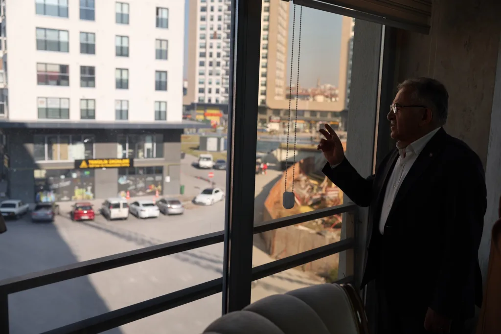 098A8271 2 - Mega TV