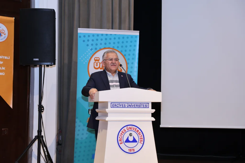 098A8803 2 - Mega TV