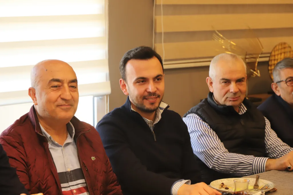 BAŞKAN TOKLU HATAYLILAR DERNEĞİ İLE BİR ARAYA GELDİ - Mega TV 17776c21 5225 4fd0 a7a0 d0fe609ff7aa - Mega TV