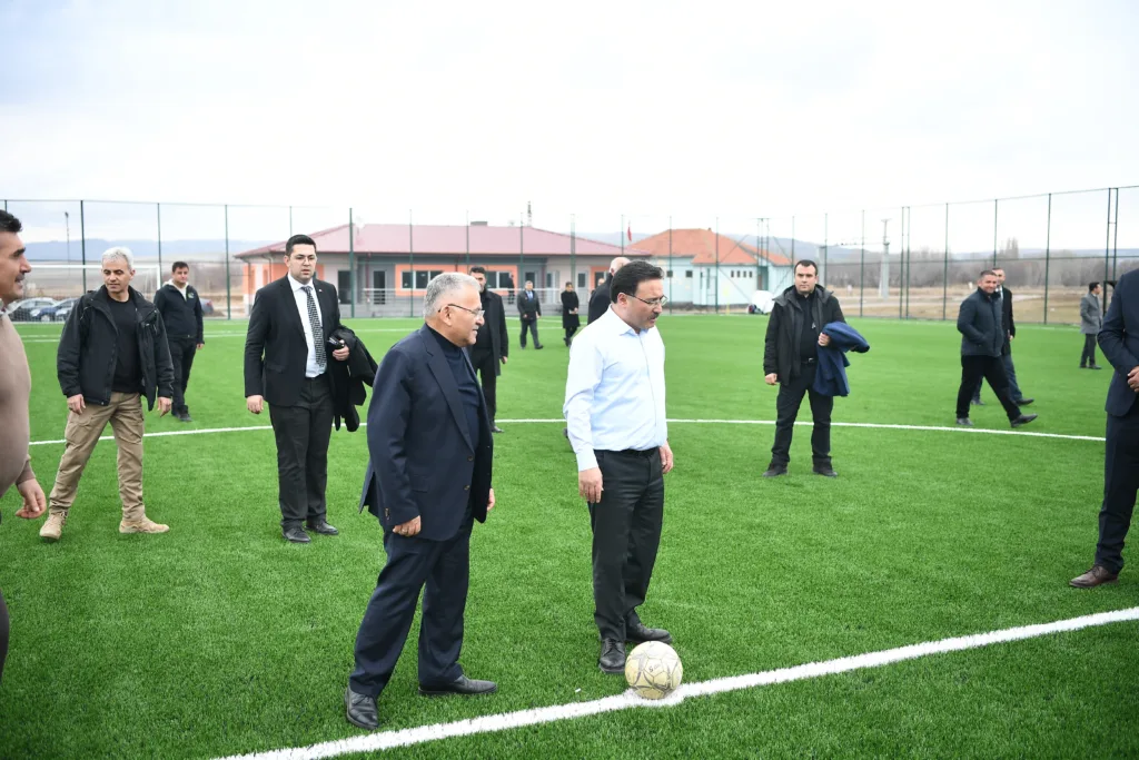 BAŞKAN BÜYÜKKILIÇ İLE VALİ ÇİÇEK’TEN SARIOĞLAN’A “YATIRIM” ÇIKARMASI - Mega TV ABC 7629 r 1 - Mega TV