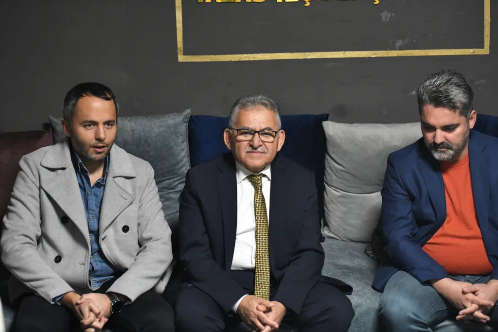 BAŞKAN BÜYÜKKILIÇ, AK PARTİ TALAS İLÇE BAŞKANLIĞI YÖNETİM KURULU TOPLANTISINA KATILDI - Mega TV ABD 9800 g - Mega TV