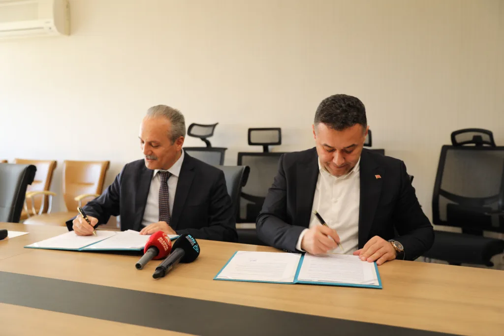 ALANYA BELEDIYESI VE TAPU MUDURLUGU PROTOKOL IMZALADI 3 - Mega TV