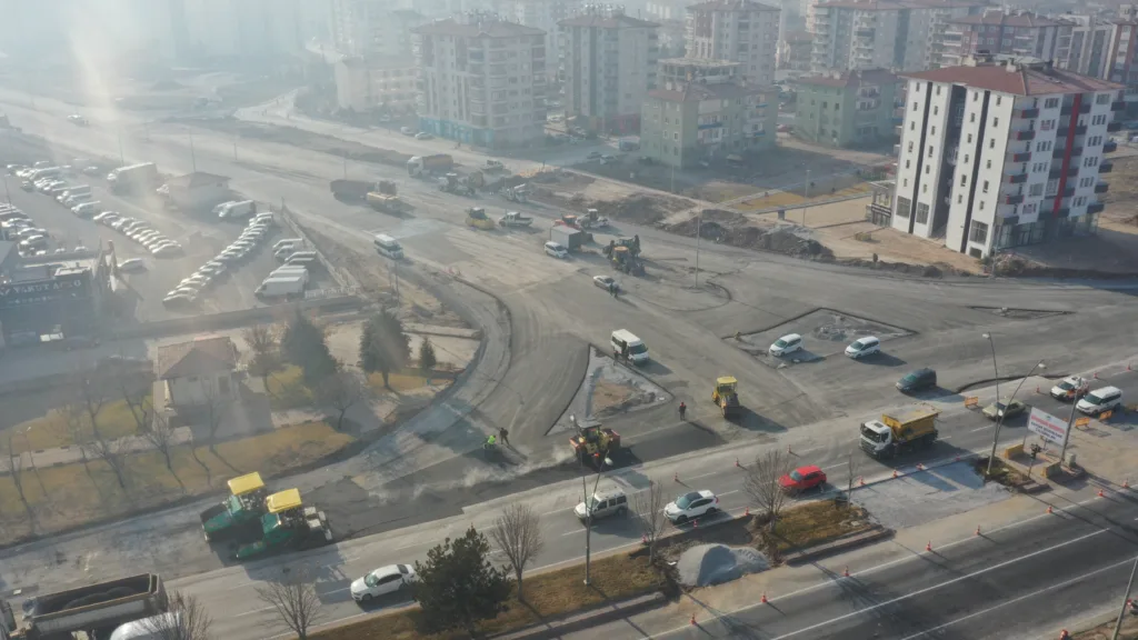 BÜYÜKŞEHİR’İN İKİ BULVARI BİRBİRİNE BAĞLAYAN YOL ÇALIŞMASINDA SONA DOĞRU - Mega TV DJI 0779 k - Mega TV