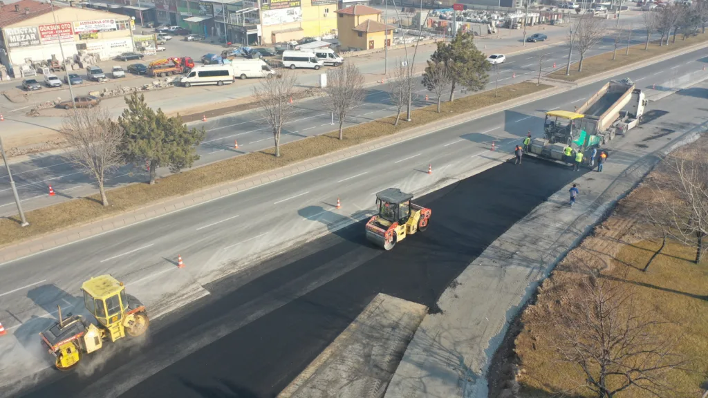 BÜYÜKŞEHİR’İN İKİ BULVARI BİRBİRİNE BAĞLAYAN YOL ÇALIŞMASINDA SONA DOĞRU - Mega TV DJI 0805 b - Mega TV