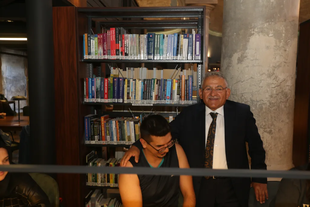 FYK 1017 1 - Mega TV