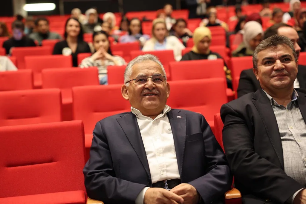 FlThhpsXwAAUJck v - Mega TV