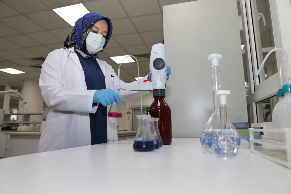 KASKI LABORATAVUR 4 1 - Mega TV