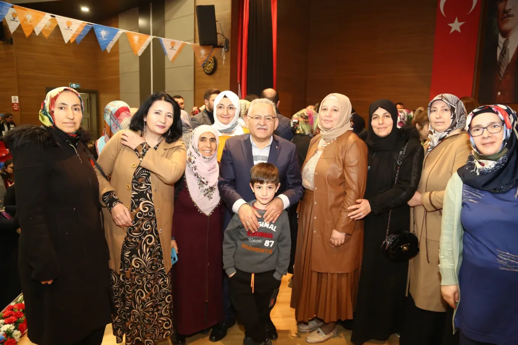 BAŞKAN BÜYÜKKILIÇ, “SİYASET AKADEMİSİ KADIN” PROGRAMINA KATILDI - Mega TV MRK34091 x - Mega TV