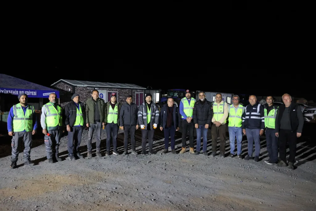 BAŞKAN BÖCEK, DEPREM BÖLGESİ GAZİANTEP'TE - Mega TV 20230222171356 SRDR9021 - Mega TV