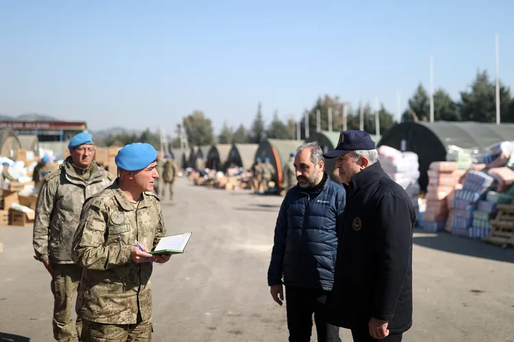 MEHMETÇİK'TEN HATAY’A 15 BİN EKMEK, 10 BİN KİŞİLİK YEMEK DAĞITIMI - Mega TV 2023 02 akar16 3 jpg - Mega TV