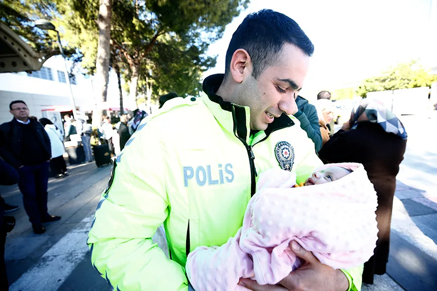 Deprem Bölgesinden Getirilen Afetzedeler Antalya'da Otellere Yerleştiriliyor - Mega TV 2023 Subat 20230208 2 57239358 85564876 jpg - Mega TV
