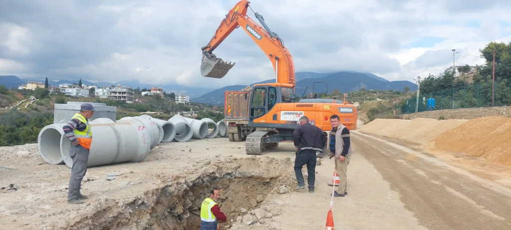 ALANYA'DA ALTYAPI ÇALIŞMALARI DEVAM EDİYOR - Mega TV 4 8 - Mega TV