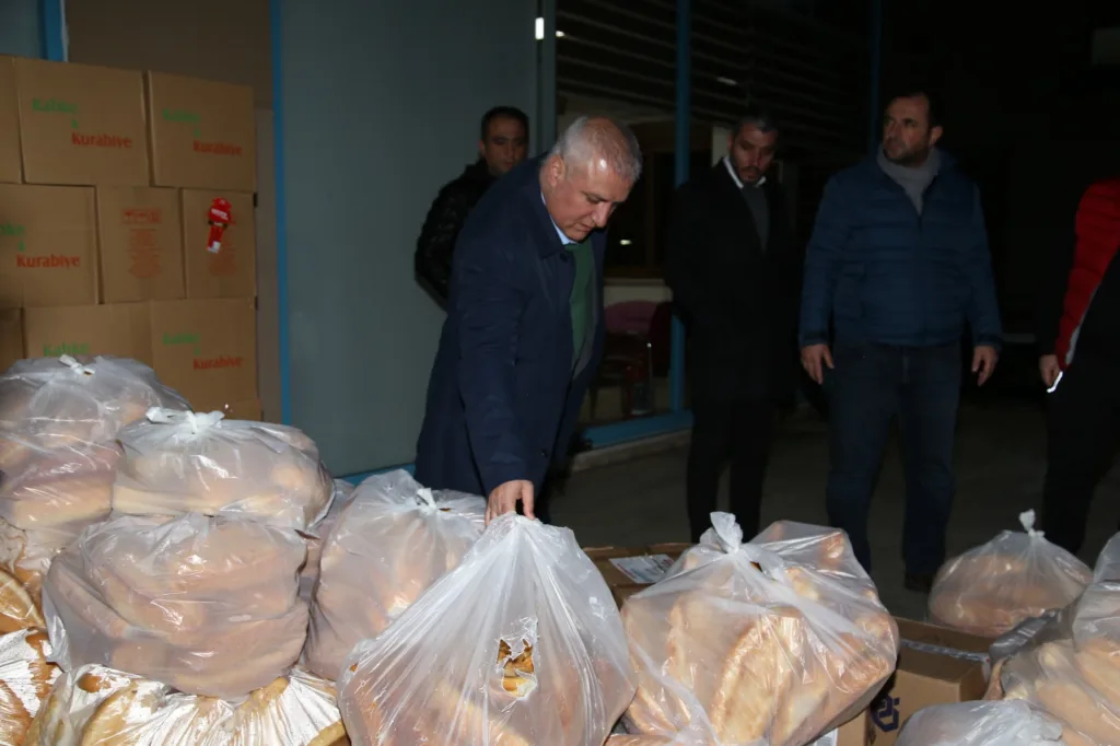 BAŞKAN ERDEM: ‘YARALARIMIZI BİRLİKTE SARIYORUZ’ - Mega TV 8a2782d2 4097 4843 ae3d 9ce7d445fedf - Mega TV