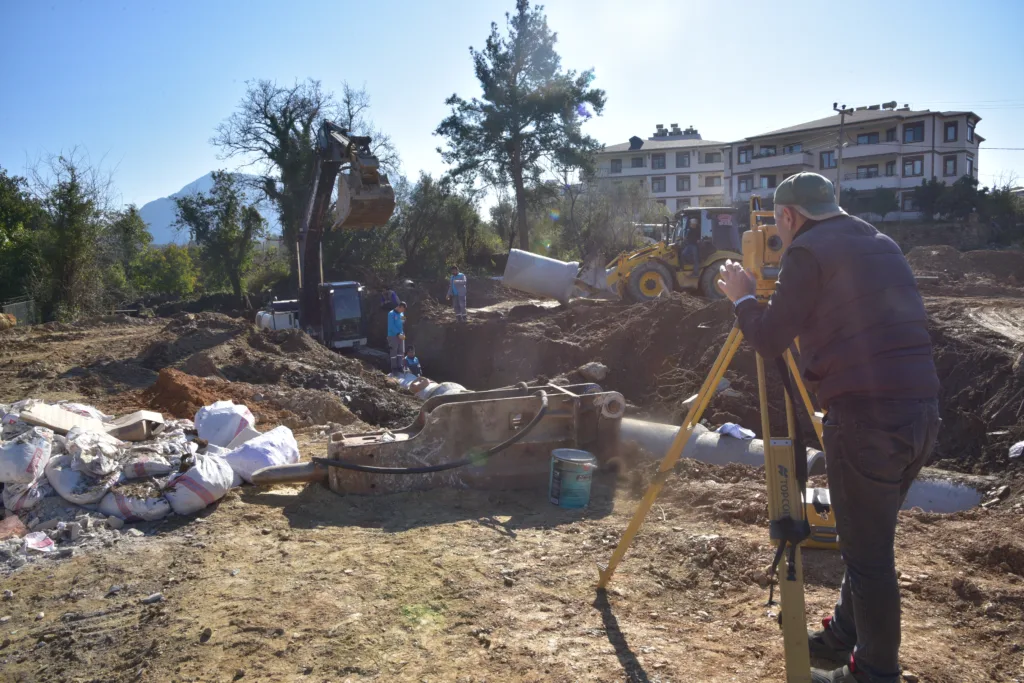ALANYA'DA ALTYAPI ÇALIŞMALARI DEVAM EDİYOR - Mega TV 9 2 - Mega TV