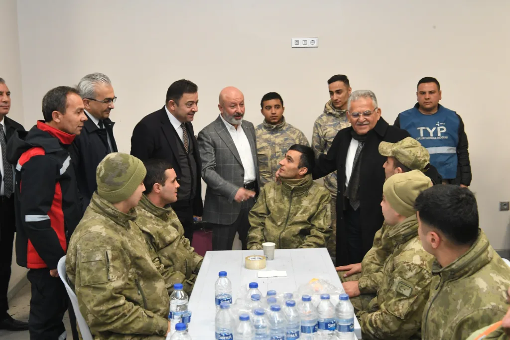 BAŞKAN BÜYÜKKILIÇ: “DEPREM BÖLGESİNE YARDIM, BİN TIRA ULAŞTI” - Mega TV ABC 1754 x - Mega TV