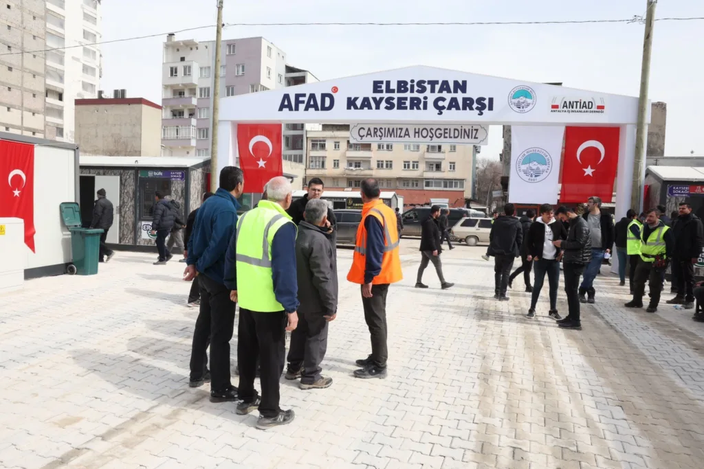BÜYÜKKILIÇ: “KAYSERİ, CANLA BAŞLA KAHRAMANMARAŞLI CANLARIMIZIN YANINDA” - Mega TV 2 i - Mega TV