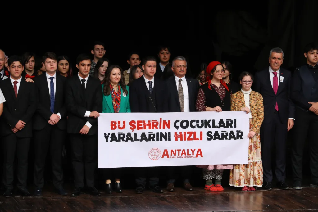 ATATÜRK'ÜN ANTALYA'YA GELİŞİNİN 93. YILDÖNÜMÜ KUTLANDI - Mega TV 6 mart program 8 - Mega TV