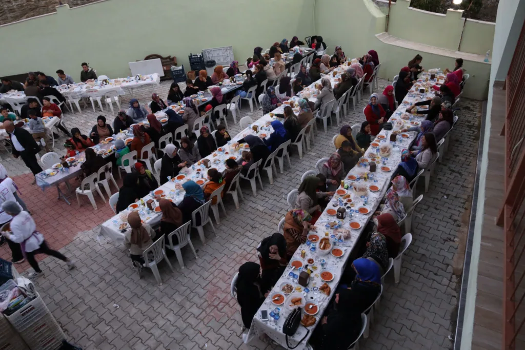 ALANYA GÖNÜL SOFRASI’NDA BULUŞTU - Mega TV WhatsApp Image 2023 03 28 at 09.24.27 2 - Mega TV