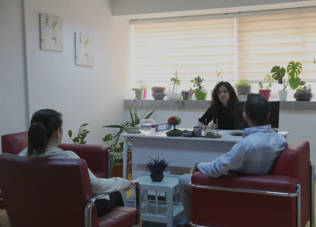 ANTALYA BÜYÜKŞEHİR'DEN DEPREMZEDELERE PSİKOLOJİK DESTEK - Mega TV depremzede psikolog destegi 2 - Mega TV