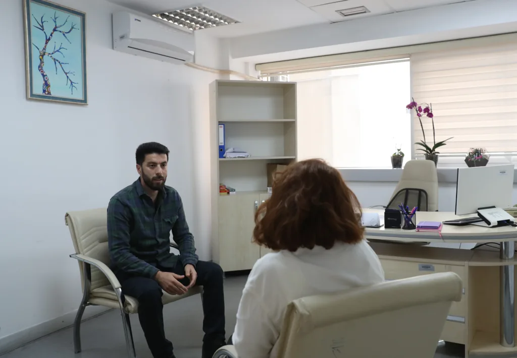 ANTALYA BÜYÜKŞEHİR'DEN DEPREMZEDELERE PSİKOLOJİK DESTEK - Mega TV depremzede psikolog destegi 4 - Mega TV