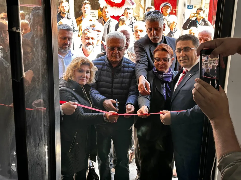 photo 5850304670940118589 y - Mega TV