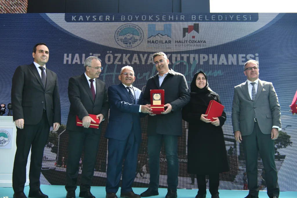 ABC 0193 l - Mega TV