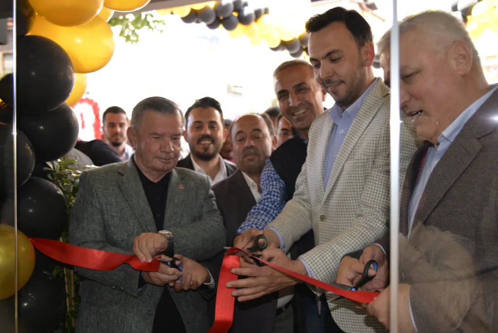 AVŞAROĞLU OPTİK, AÇILIŞINI GERÇEKLEŞTİRDİ - Mega TV DSC9205 - Mega TV
