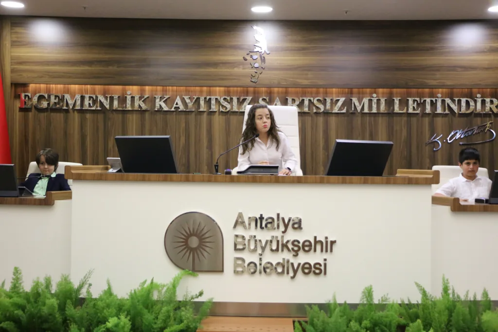 Genclik Meclisi cocuklar 8 - Mega TV