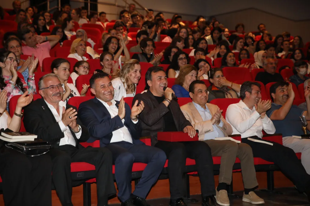 ALANYA BELEDİYESİ 9. LİSELERARASI TİYATRO FESTİVALİ BAŞLADI - Mega TV 15 1 - Mega TV