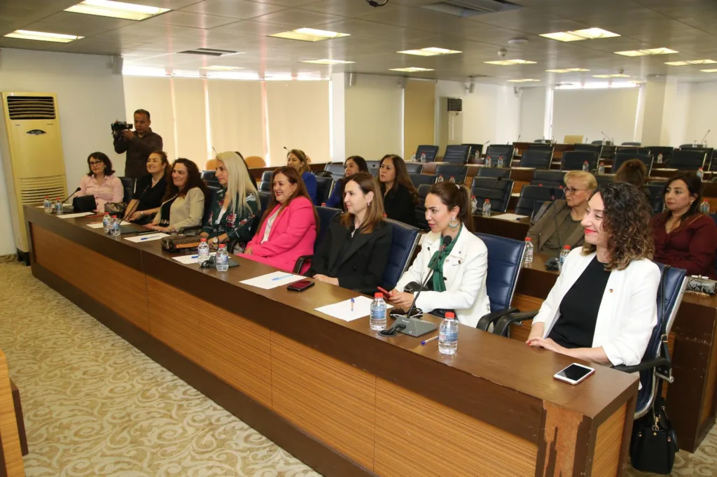 BAŞKAN ERDEM KADIN GİRİŞİMCİLERİ AĞIRLADI - Mega TV 30d7a02a 5168 4ff5 bfe7 645ec2c3060b - Mega TV