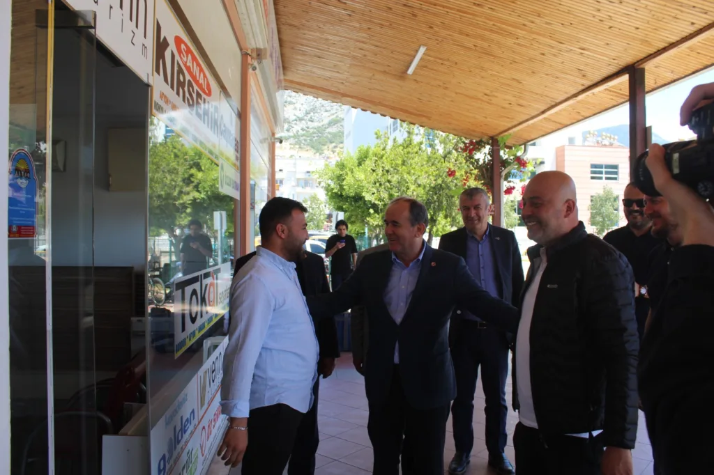 ÇAKIR, OTOGAR ESNAFINI ZİYARET ETTİ - Mega TV WhatsApp Image 2023 05 04 at 13.02.23 - Mega TV
