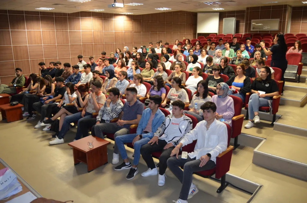 HEMŞİRELİK BÖLÜMÜ ÖĞRENCİLERİNE HASTANE ENFEKSİYONU ANLATILDI - Mega TV WhatsApp Image 2023 05 07 at 15.33.29 - Mega TV