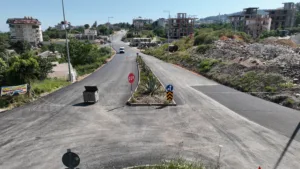 ÇIPLAKLI KAZIM KARABEKİR CADDESİ ASFALTLA BULUŞUYOR - Mega TV 12 4 - Mega TV
